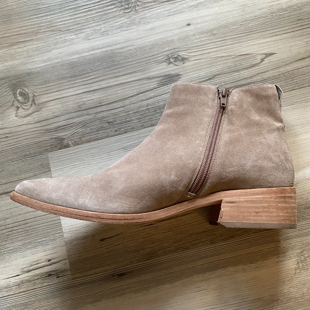 Vaneli Fazar Bootie with Ruffle - Picture 3 of 8